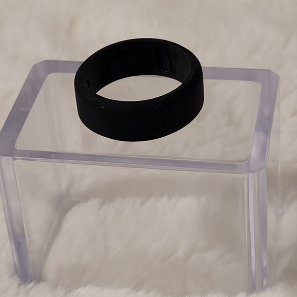 Manly Bands 'The Storyteller' ring - Picture 4 of 5